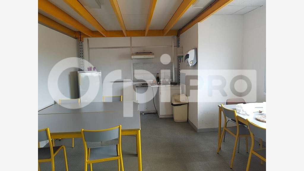 Vente local d'activité 2000m² à Saint-Junien