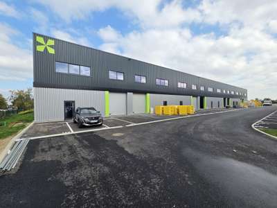 Vente cellule 156m² à Saint-Barthélemy-d'Anjou