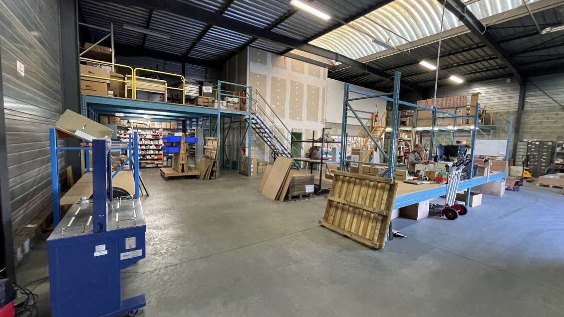 Vente local d'activité 1170m² à Tiercé Angers Nord