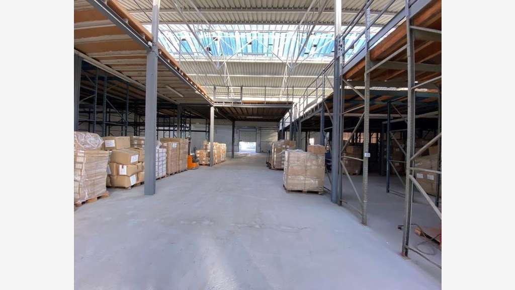 À vendre local industriel 2485m² à Argenteuil