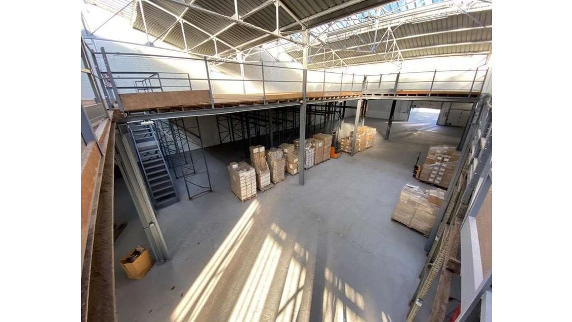 À vendre local industriel 2485m² à Argenteuil