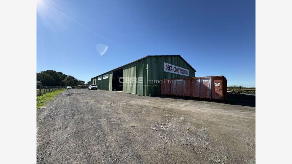 Local d'activité sur 5000m² à vendre à Aslonnes
