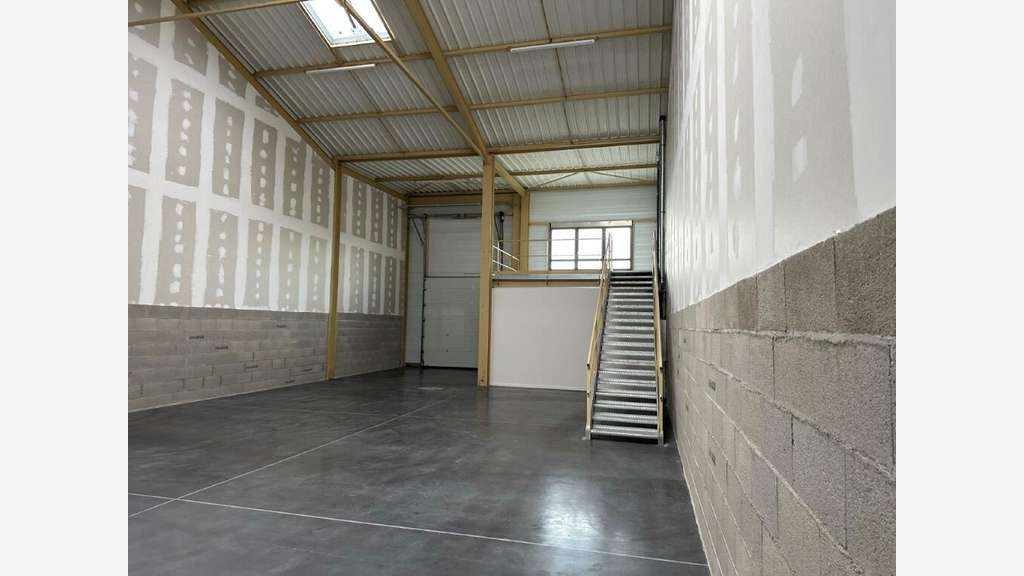 A vendre local d'activité à Bourgoin-Jallieu