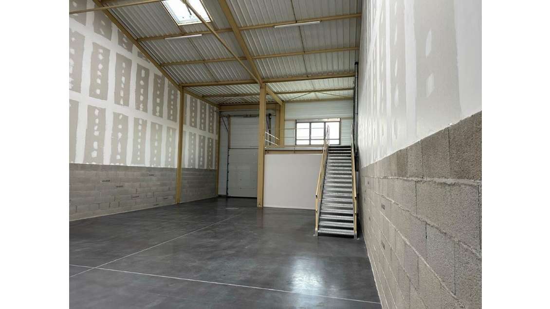 A vendre local d'activité à Bourgoin-Jallieu