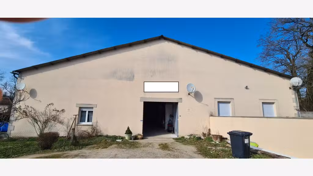 Vente local dépôt 350m² à Burgnac 
