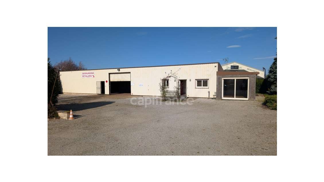 Locaux d'activités 650m² à vendre à Chandai