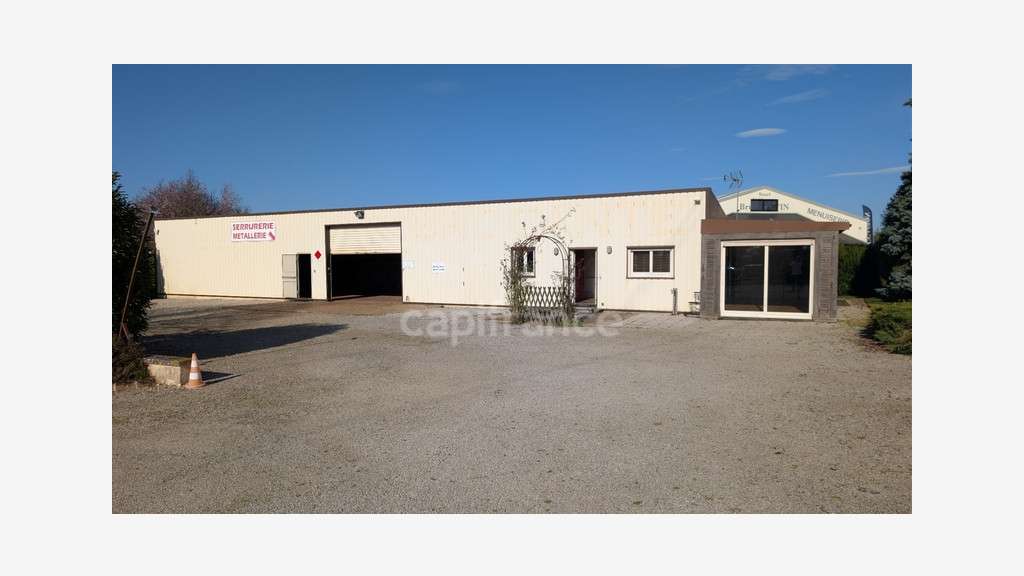 Locaux d'activités 650m² à vendre à Chandai