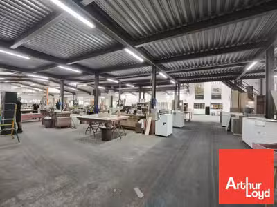 Bâtiment industriel 2800m² à vendre sur Poitiers 