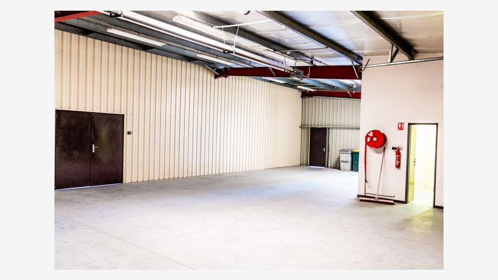 Vente local d'activité 973m² à Chassieu