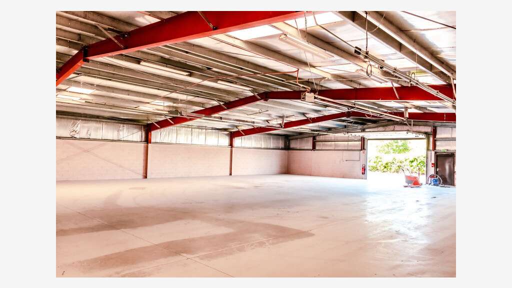 Vente local d'activité 973m² à Chassieu