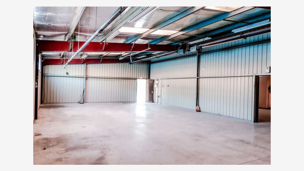 Vente local d'activité 973m² à Chassieu
