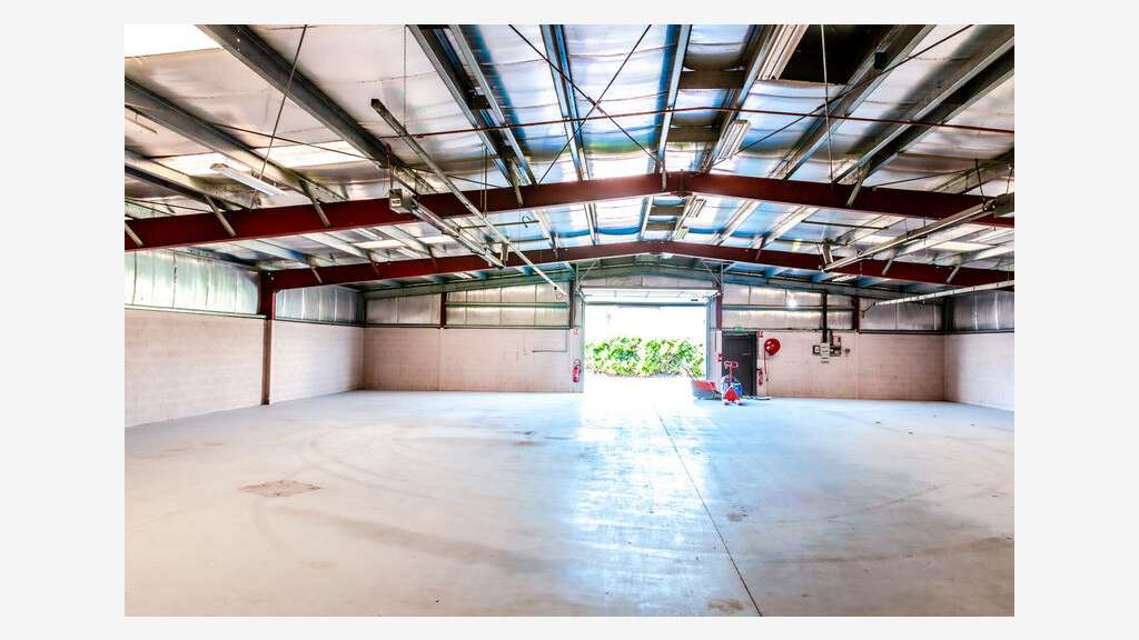 Vente local d'activité 973m² à Chassieu