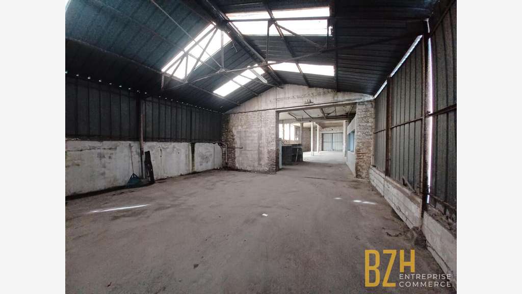 Vente local d'activité de 1 300m² à Quimperlé