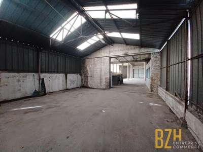 Vente local d'activité de 1 300m² à Quimperlé
