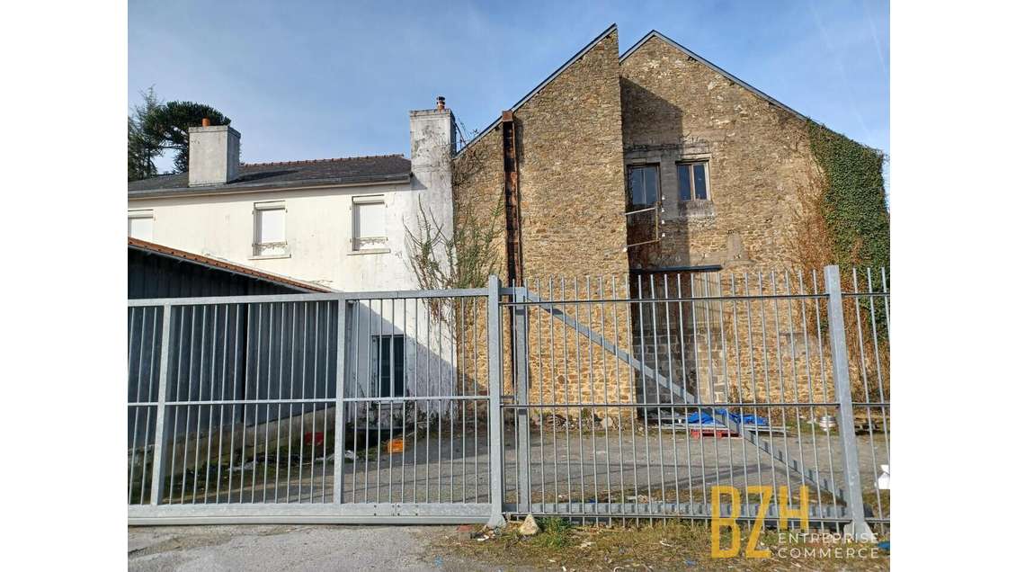 Vente local d'activité de 1 300m² à Quimperlé