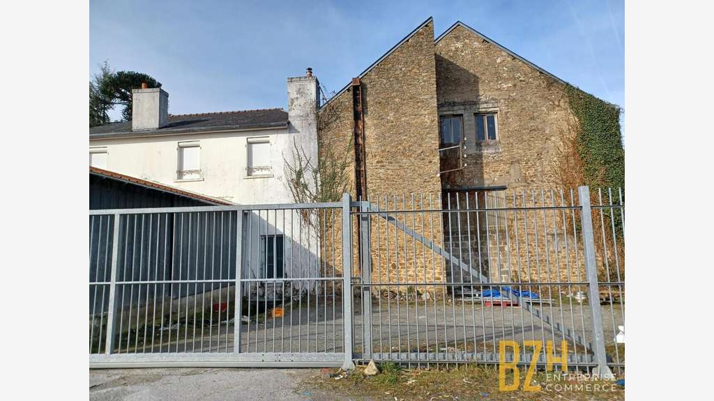 Vente local d'activité de 1 300m² à Quimperlé