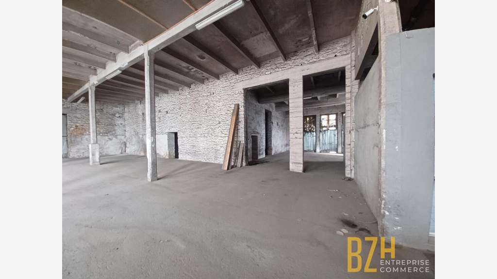 Vente local d'activité de 1 300m² à Quimperlé