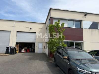 Local d'activités 700m² à Décines-Charpieu