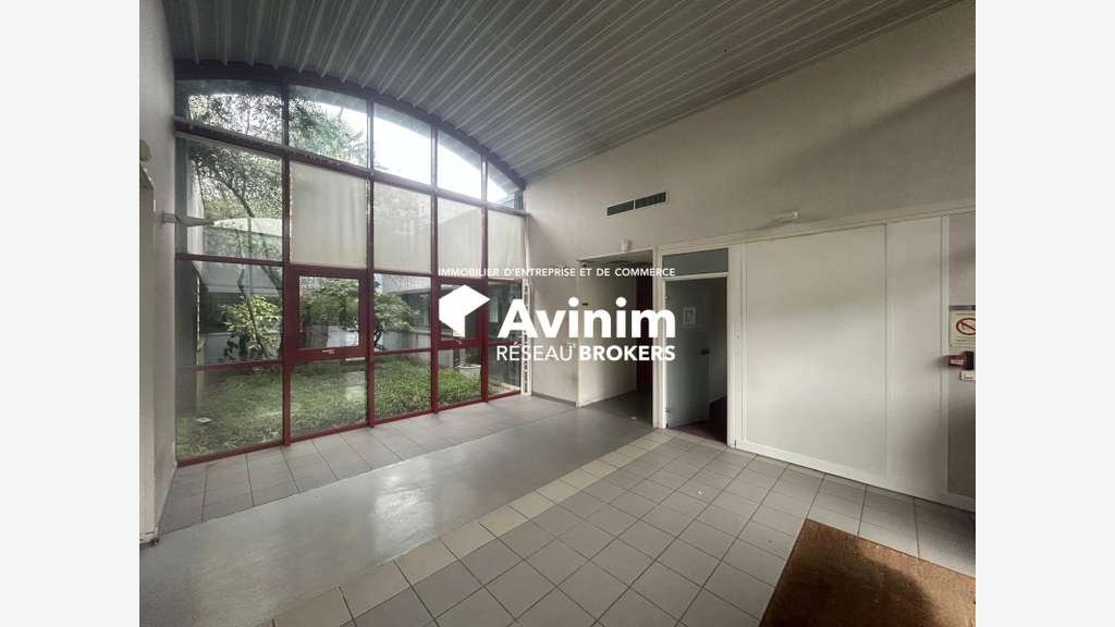 Bâtiment 963m² Échirolles Parc Sud Galaxie