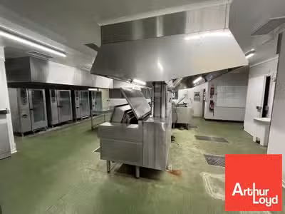 Local agro 1350m² à vendre Poitiers ZI république