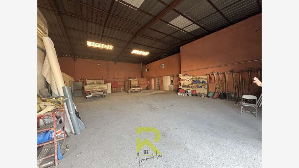Vente local industriel 700m² avec logement à Agde