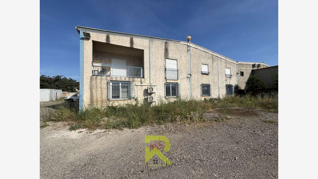 Vente local industriel 700m² avec logement à Agde