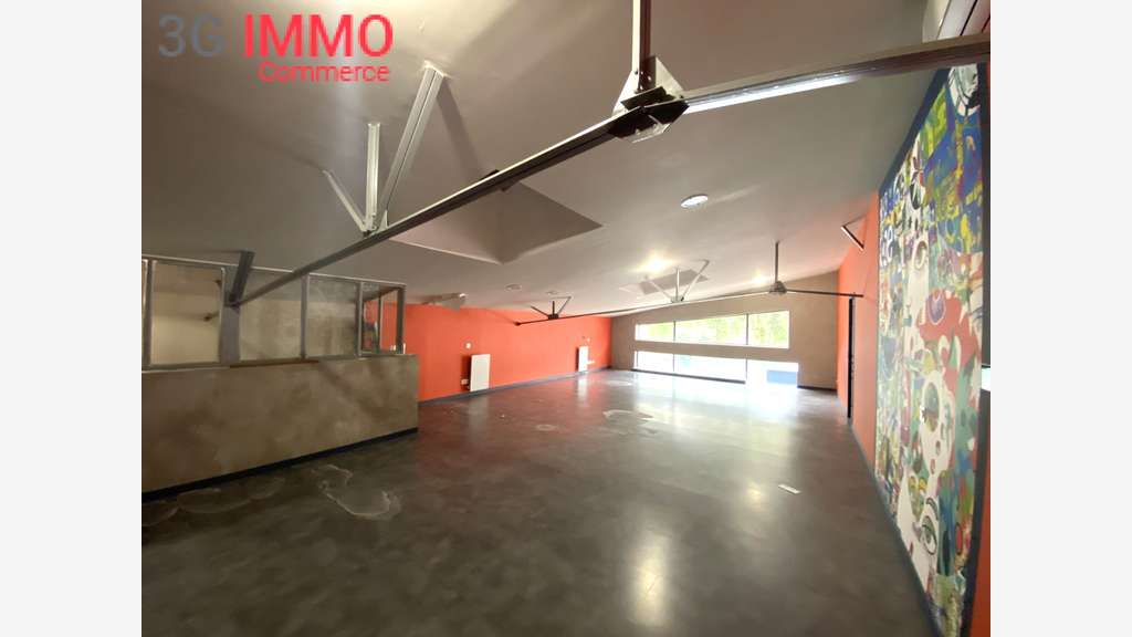 Vente superbe bâtiment activité 610m² à Agen