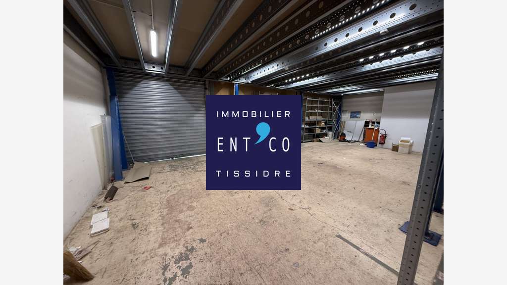 Entrepôt de 1580m² à vendre à Agen