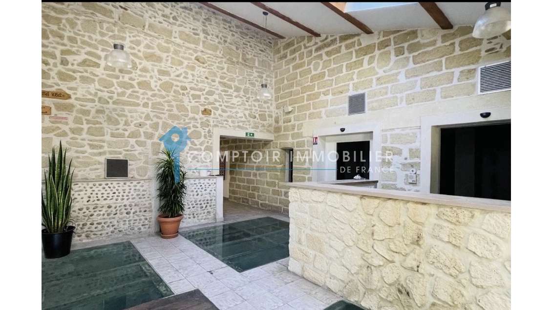 Vente ensemble commerce + habitation à Aimargues