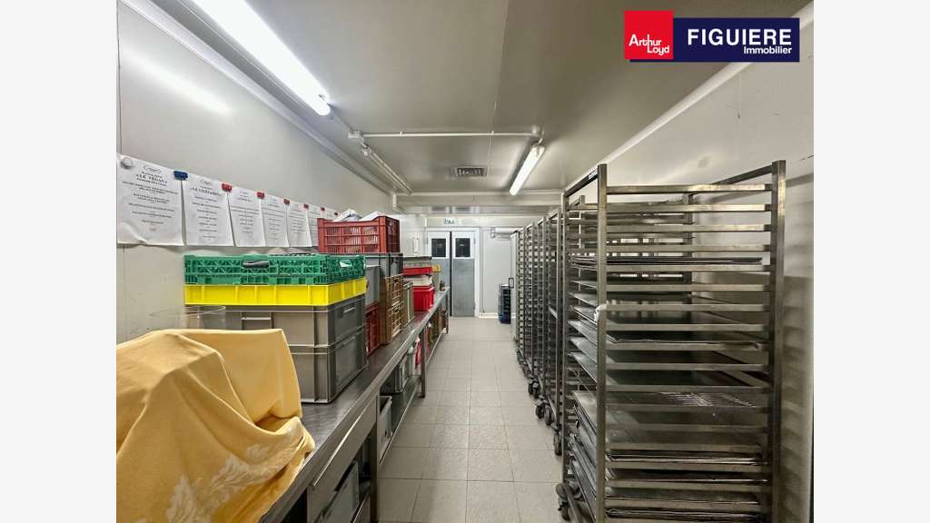 Bâtiment indépendant/laboratoire culinaire à Aix