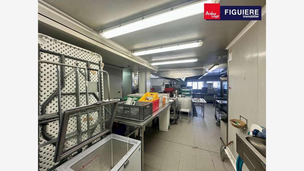 Bâtiment indépendant/laboratoire culinaire à Aix