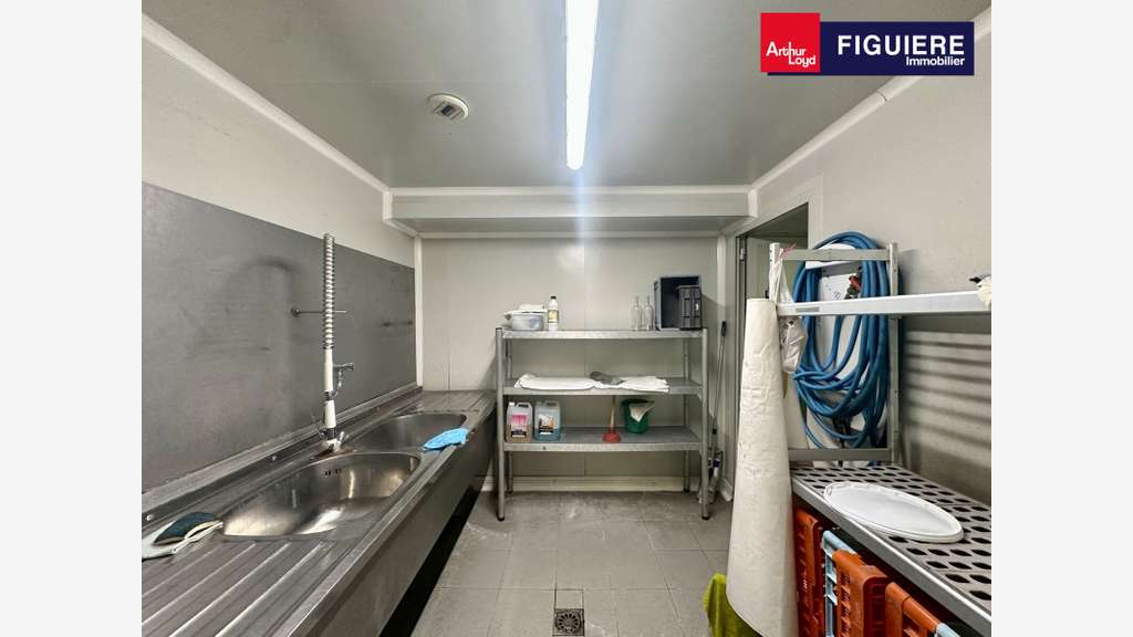Bâtiment indépendant/laboratoire culinaire à Aix