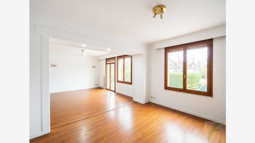 AV immeuble 240m² empl stratégique Aix-les-Bains