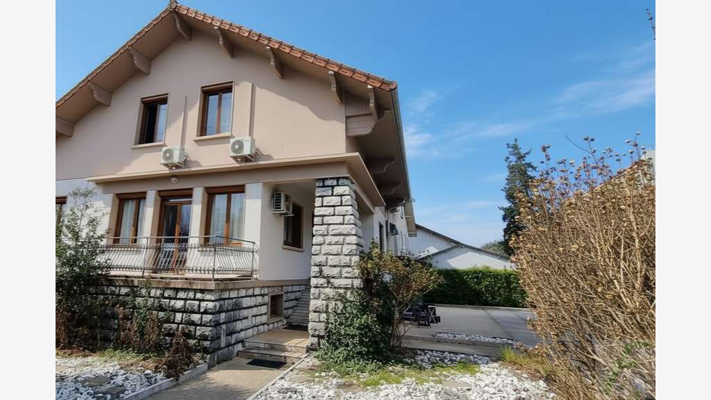 AV immeuble 240m² empl stratégique Aix-les-Bains