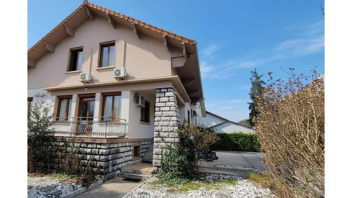 AV immeuble 240m² empl stratégique Aix-les-Bains