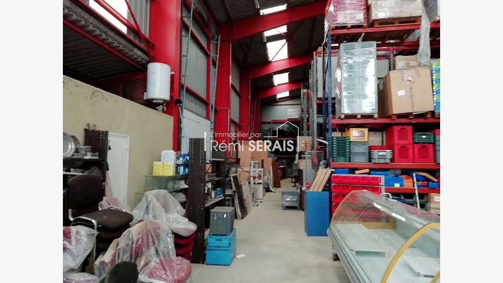 AV entrepôt / local industriel 1200m² à Alençon