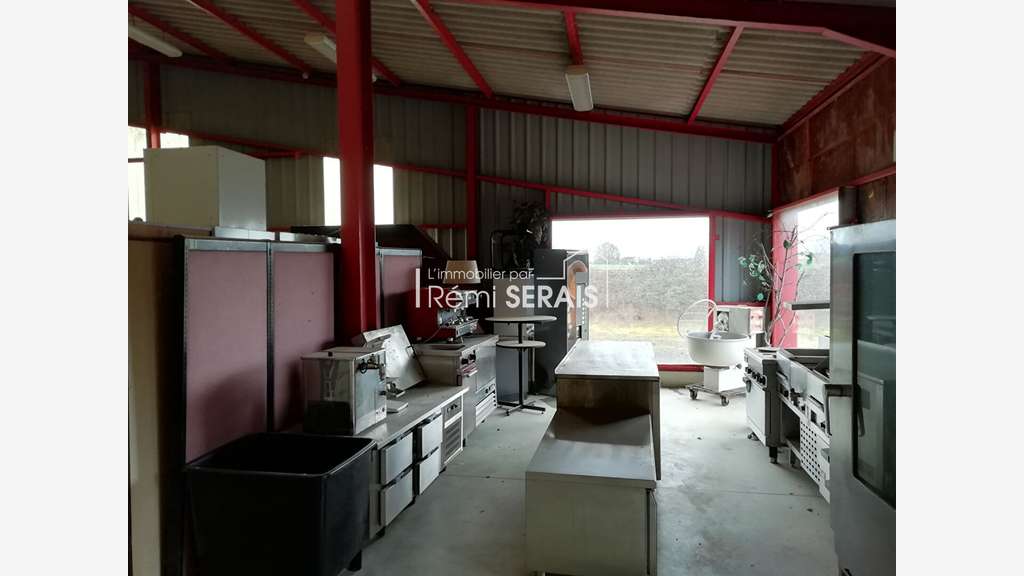 AV entrepôt / local industriel 1200m² à Alençon