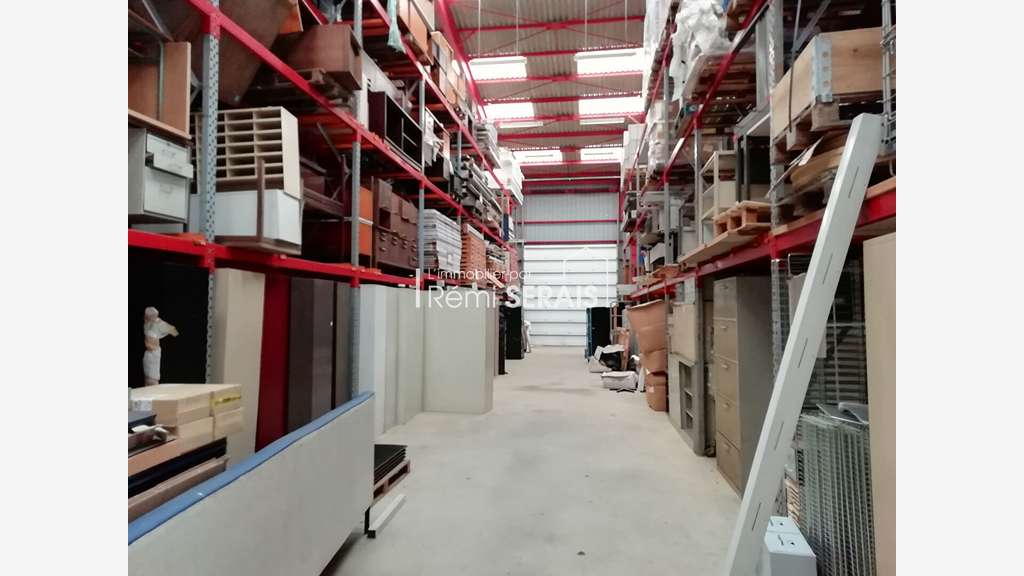 AV entrepôt / local industriel 1200m² à Alençon