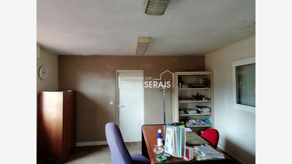 AV entrepôt / local industriel 1200m² à Alençon