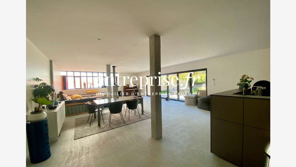 AV ensemble mixte 600m² atelier loft maison Angers