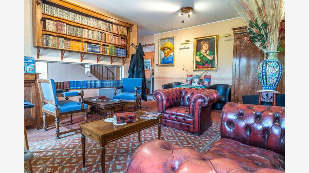 Vente murs commerciaux hôtel 450m² Sud Angers