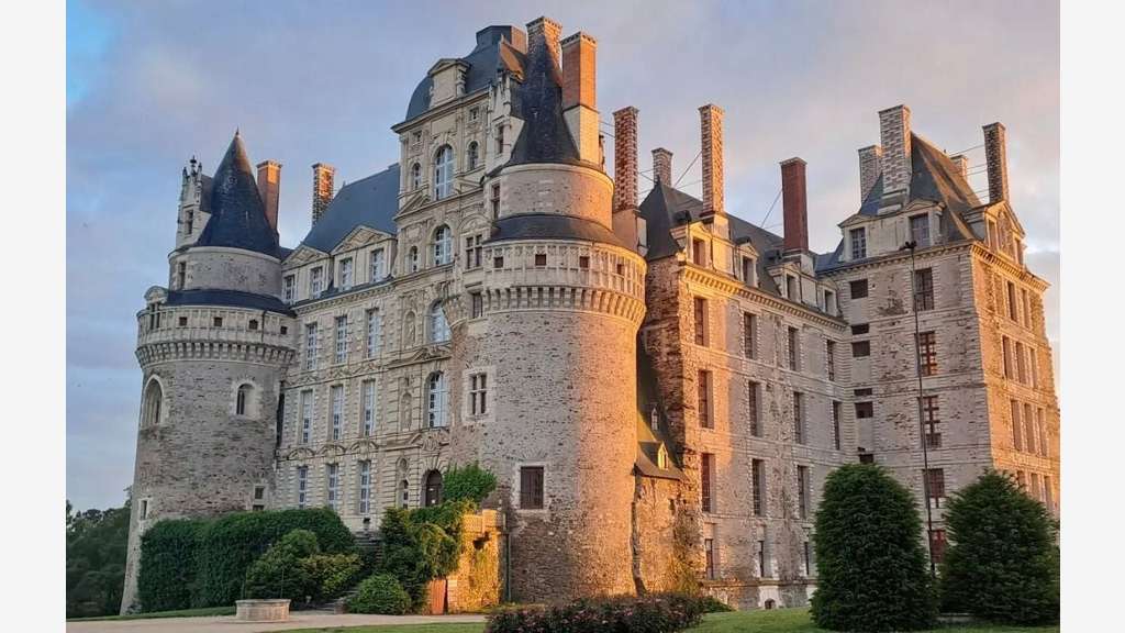 Vente murs commerciaux hôtel 450m² Sud Angers
