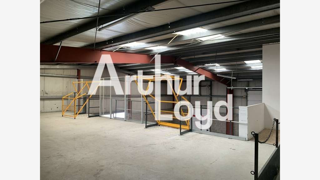 Vente local d'activité 864m² sur 1500m² à Annecy 