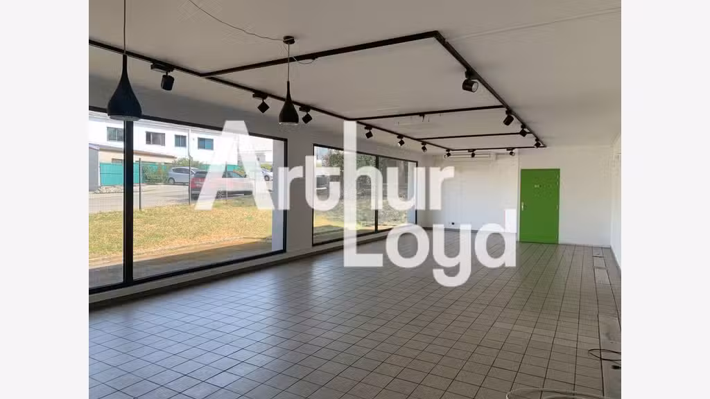 Vente local d'activité 864m² sur 1500m² à Annecy 