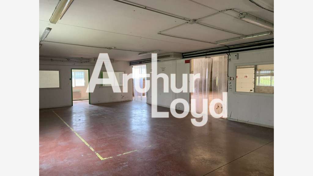 Vente local d'activité 864m² sur 1500m² à Annecy 