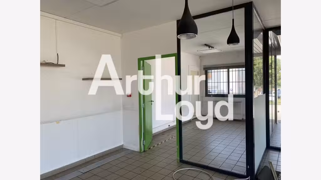 Vente local d'activité 864m² sur 1500m² à Annecy 