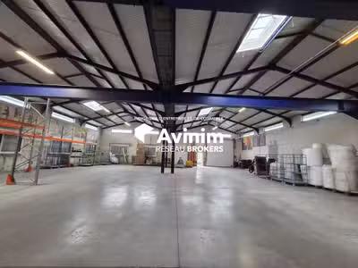 LOCAL D’ACTIVITÉ / ENTREPÔT À VENDRE – ZONE DE PRI