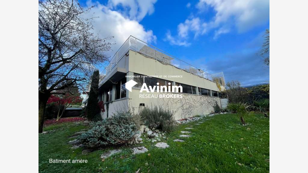 Locaux 300m² sur 150m² Zone Activités d’Annemasse