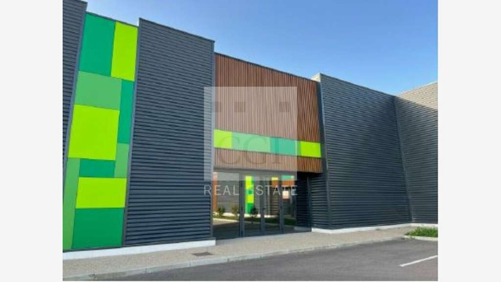 Vente local commercial 2950m² à Anse