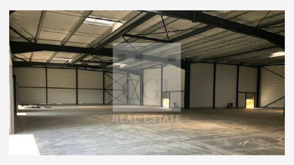 Vente local commercial 2950m² à Anse